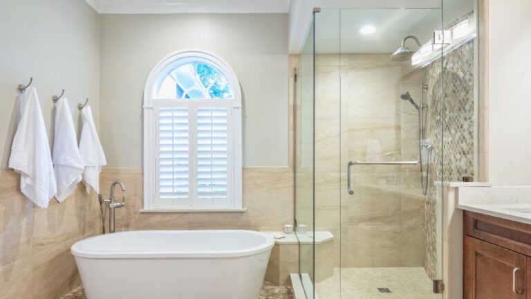 Walk-In Shower vs. Bathtub